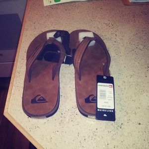 Quiksilver flip flops